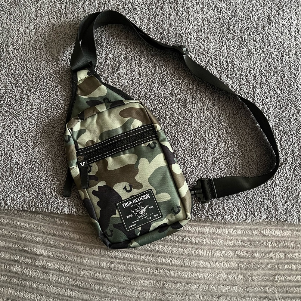 True Religion Camo Unisex Yeta Crossbody Shoulder Waist Adjustable Strap Bag
